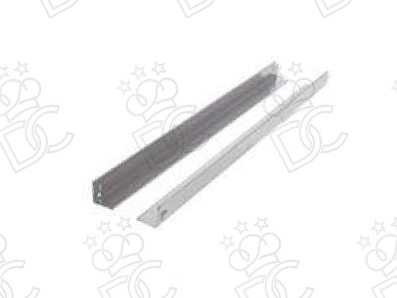 Pair of L-shaped stainless steel guides for pastry