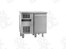 Refrigerated Table depth 700 - Working Temp.: -18/-22°C - Smooth top with square corners