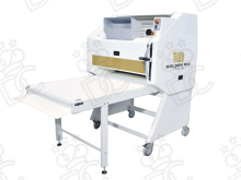 Baguette moulder with 3 rollers, trolley, and motorized exit belt